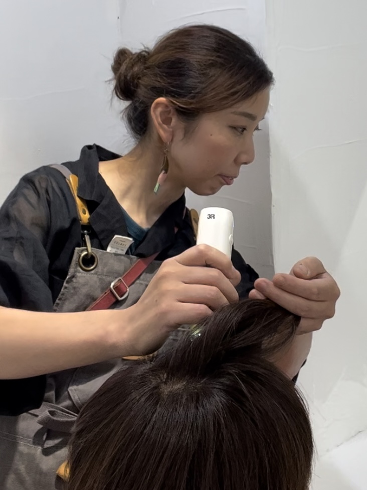 マクロスコープで頭皮チェック